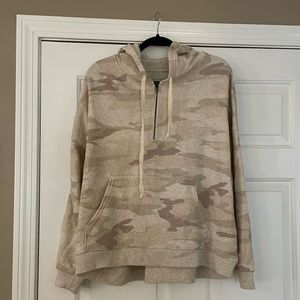 American Eagle sweatshirt/ camo/ Worn once
